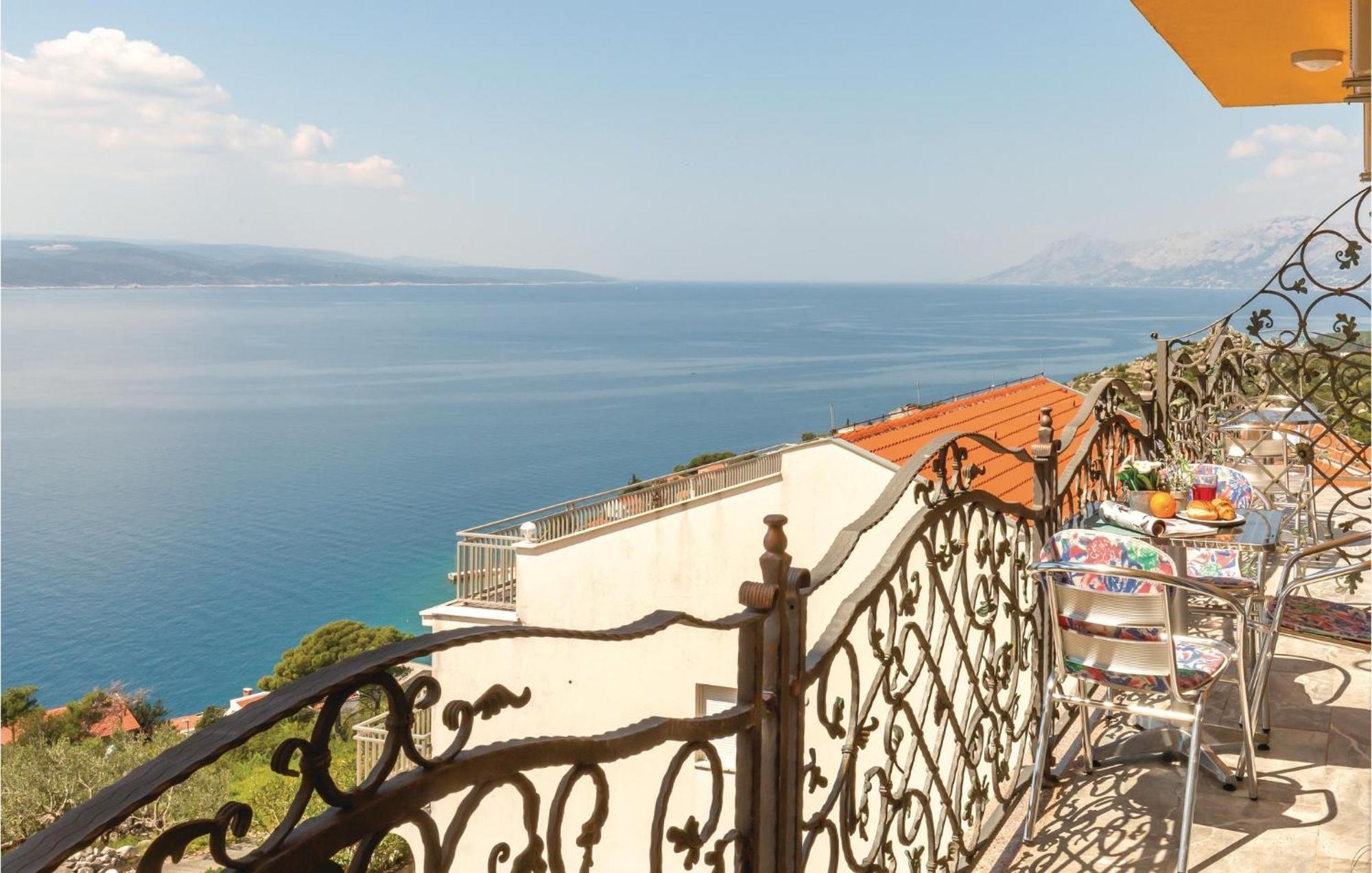 Nice Apartment In Krvavica With House Sea View Extérieur photo