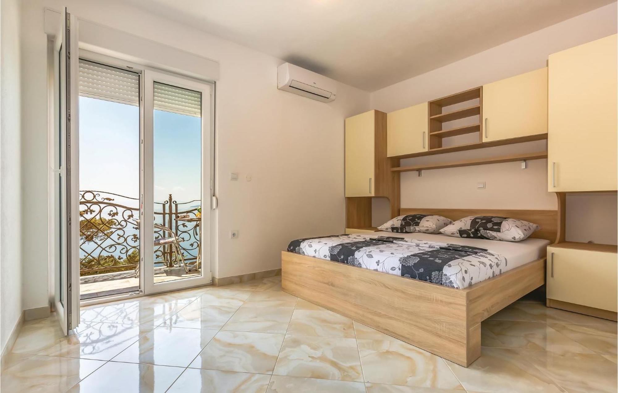 Nice Apartment In Krvavica With House Sea View Extérieur photo