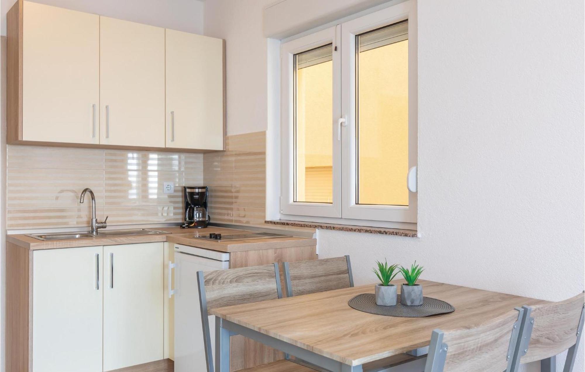 Nice Apartment In Krvavica With House Sea View Extérieur photo