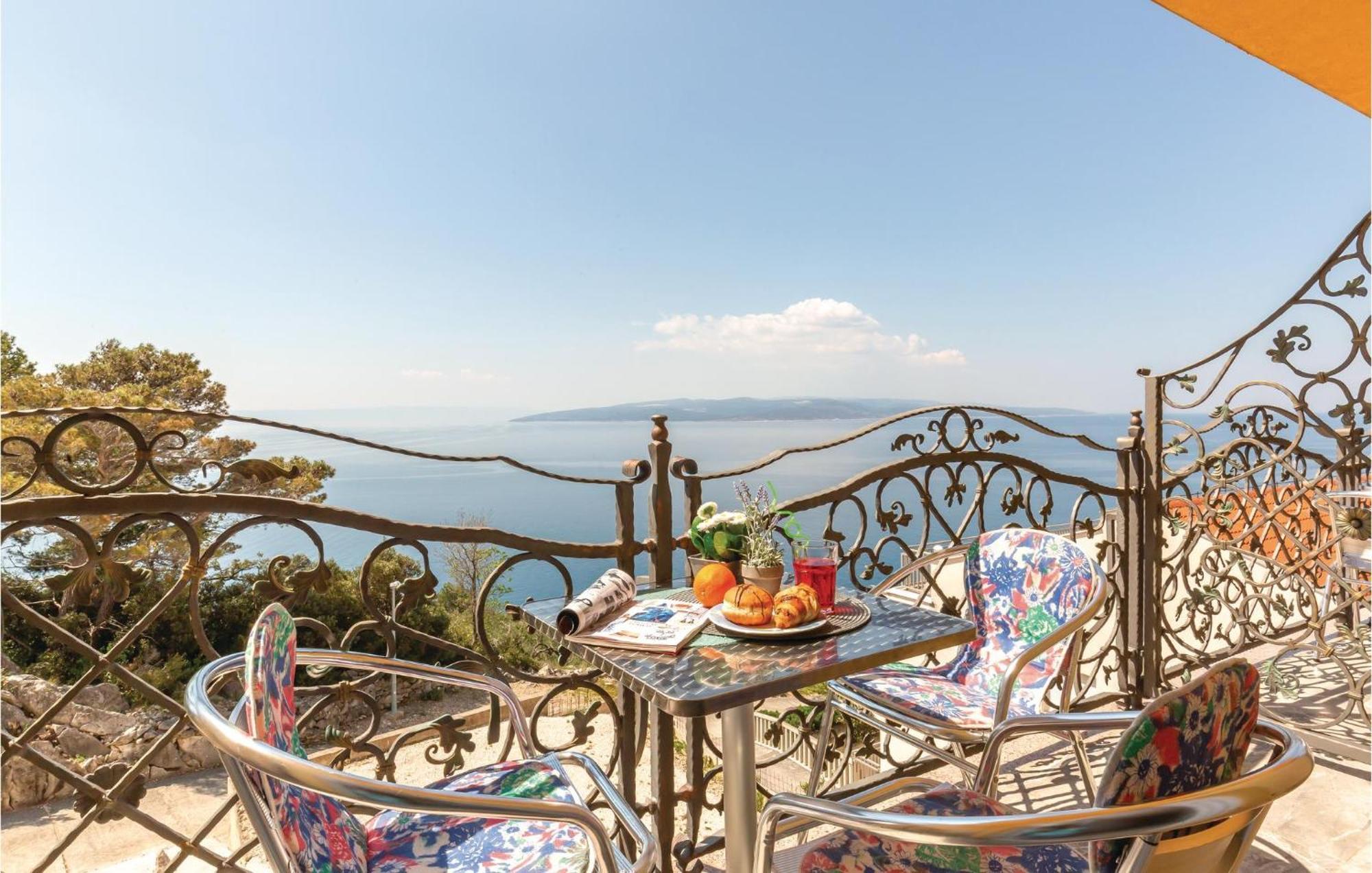 Nice Apartment In Krvavica With House Sea View Extérieur photo